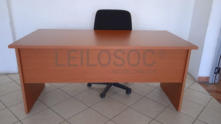 Mobiliário de escritório ·