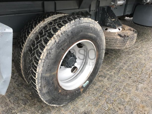 Volvo FL6 Basculante e Grua · Ano 1997