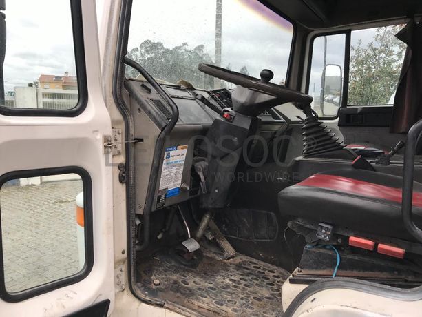 Volvo FL6 Basculante e Grua · Ano 1997