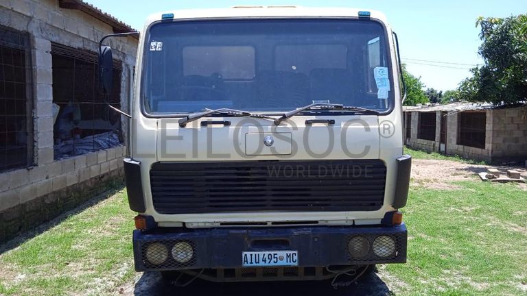 Camião basculante Mercedes benz