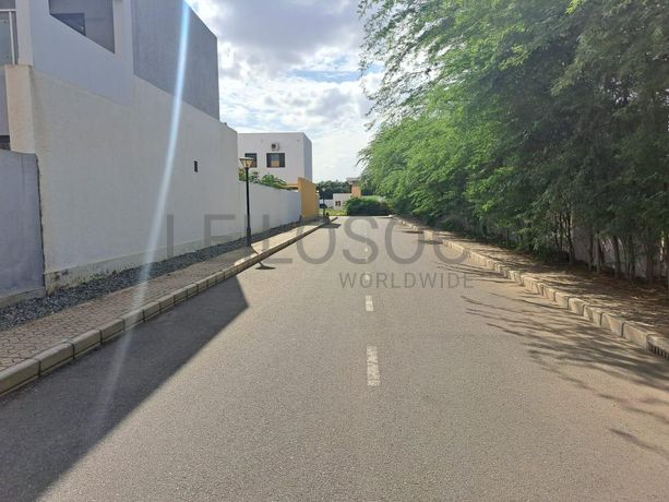 LOTE ÚNICO - 15 MORADIAS – VIANA, LUANDA · Viana