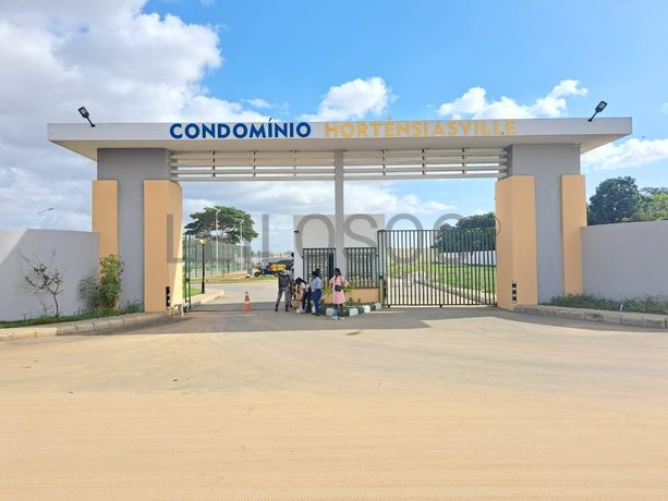 LOTE ÚNICO - 15 MORADIAS – VIANA, LUANDA · Viana