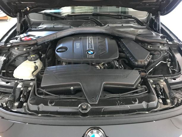 BMW 318 D Touring · Ano 2015