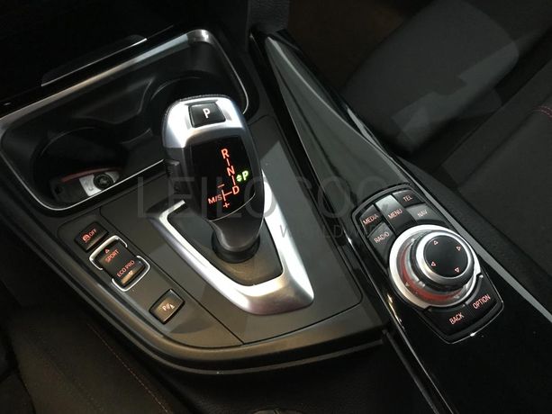 BMW 318 D Touring · Ano 2015