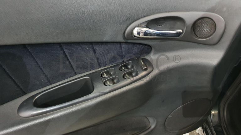 Alfa Romeo 156 1.9 JTD · Ano 1998