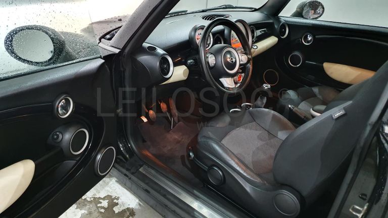 Mini Cooper 1.6D · Ano 2010