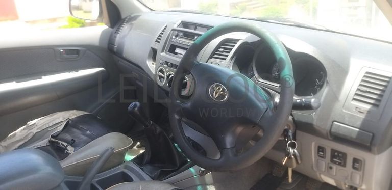Toyota Hilux ·