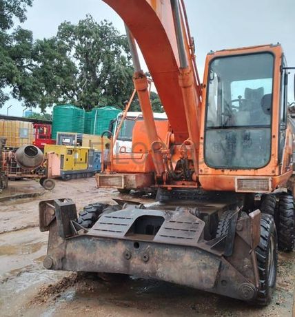 Escavadora DOOSAN S-210 W-V