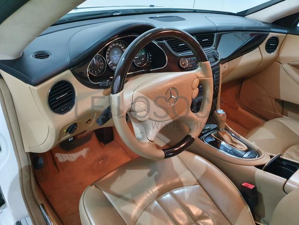 Mercedes-Benz 320 CDI · Ano 2005