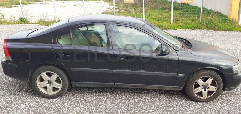 Volvo S60 2.4 D5 · Ano 2003