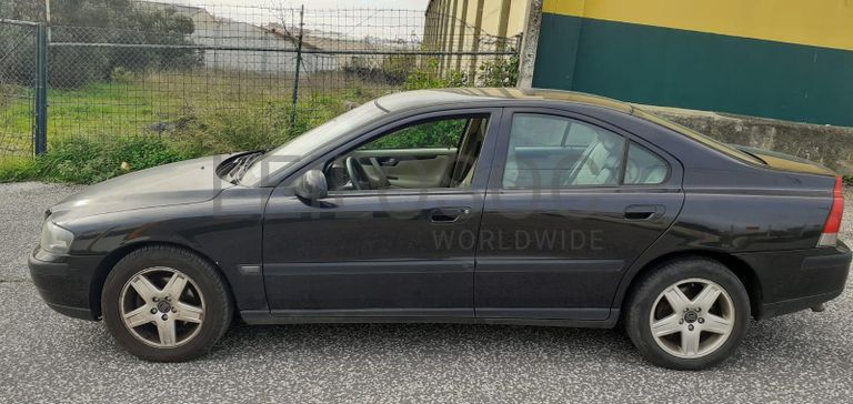 Volvo S60 2.4 D5 · Ano 2003