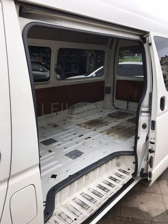 Toyota Hiace Van ·