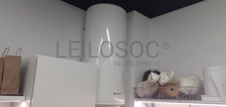 Stock de cabelo, perucas, linhas e tintas de cabelo · Mobiliário · Equipamentos · Indústria de Cabeleireiros