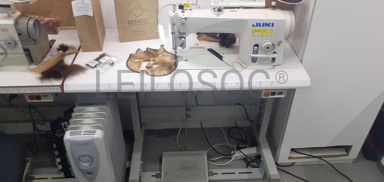 Stock de cabelo, perucas, linhas e tintas de cabelo · Mobiliário · Equipamentos · Indústria de Cabeleireiros