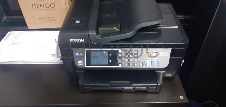 Stock de cabelo, perucas, linhas e tintas de cabelo · Mobiliário · Equipamentos · Indústria de Cabeleireiros