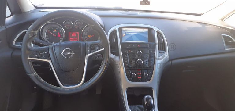 Opel Astra 1.7CDTI · Ano 2012