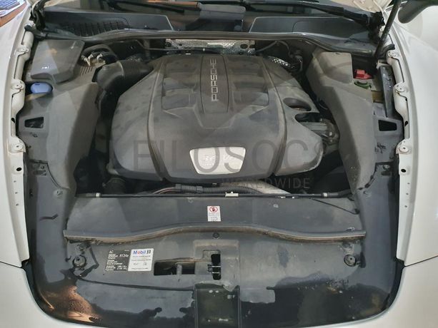Porsche Cayenne 3.0D · Ano 2013