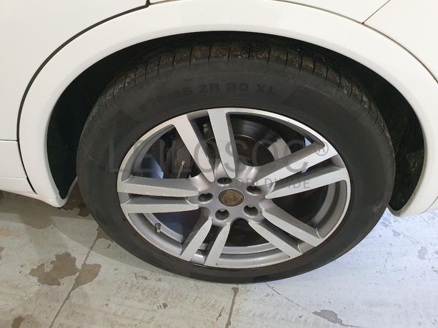 Porsche Cayenne 3.0D · Ano 2013