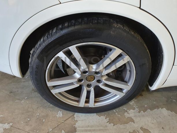 Porsche Cayenne 3.0D · Ano 2013