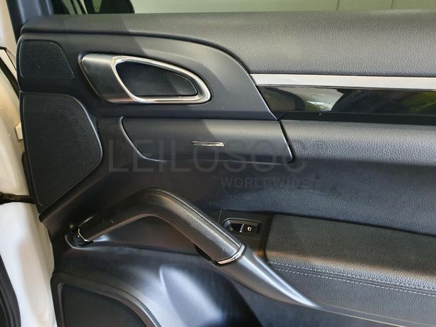 Porsche Cayenne 3.0D · Ano 2013