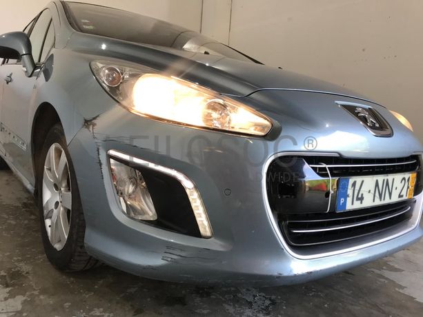 Peugeot 308 1.6 HDI · Ano 2013