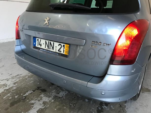 Peugeot 308 1.6 HDI · Ano 2013