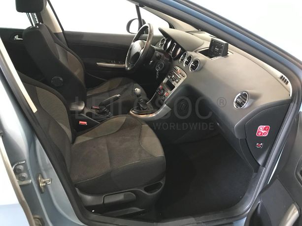 Peugeot 308 1.6 HDI · Ano 2013