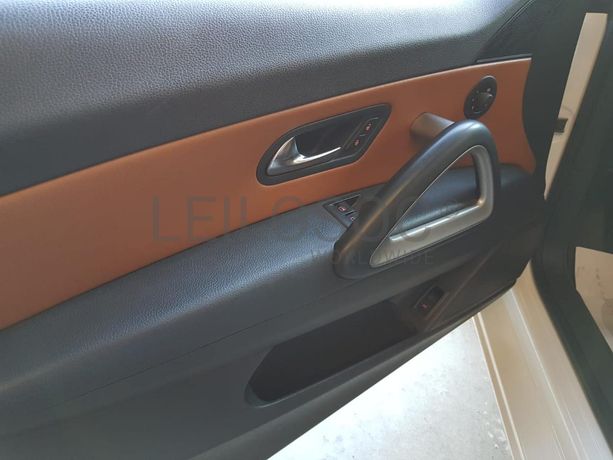 Volkswagen Scirocco 2.0 TDI · Ano 2011