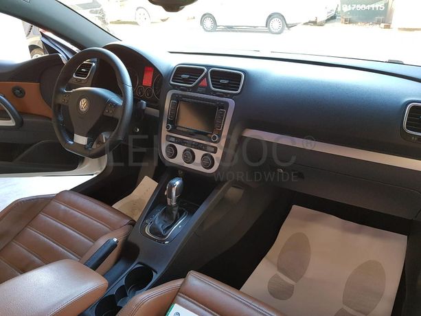 Volkswagen Scirocco 2.0 TDI · Ano 2011