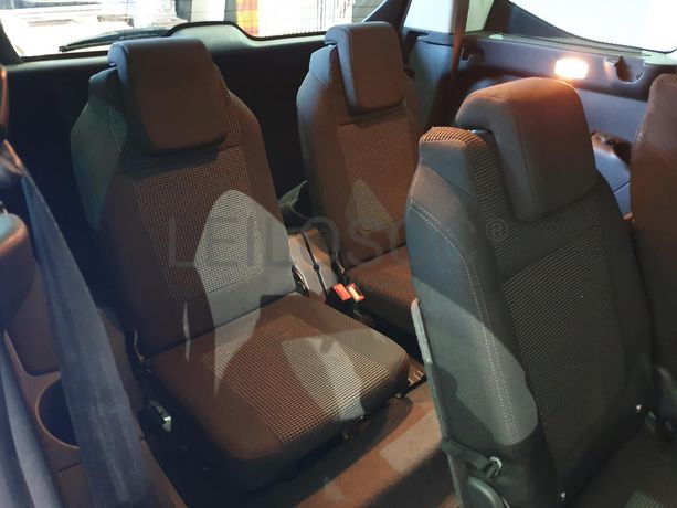 Peugeot 5008 1.6HDI · Ano 2010