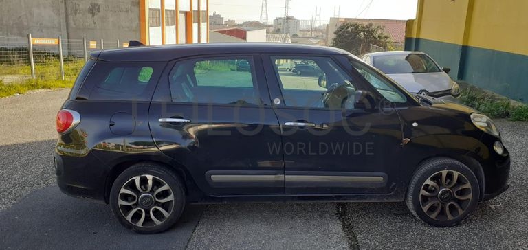 Fiat 500L · Ano 2013