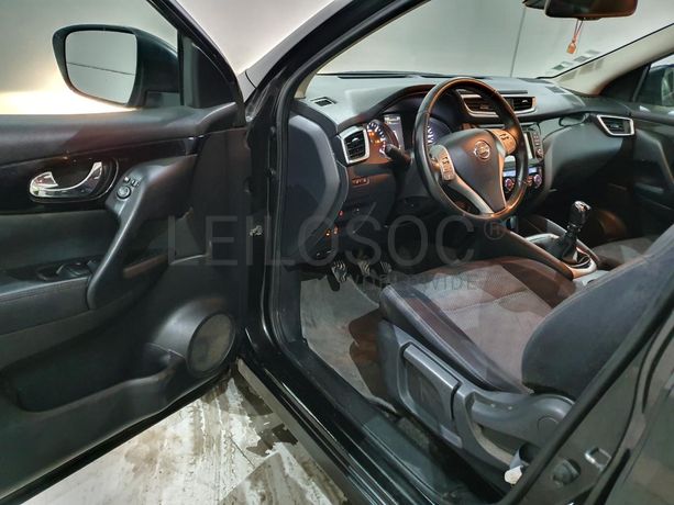 Nissan Qashqai 1.6DCI · Ano 2015