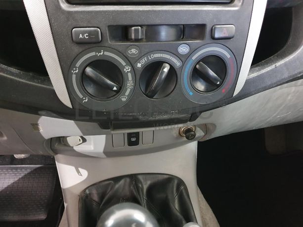 Toyota Hilux 3.0 D-4D · Ano 2007