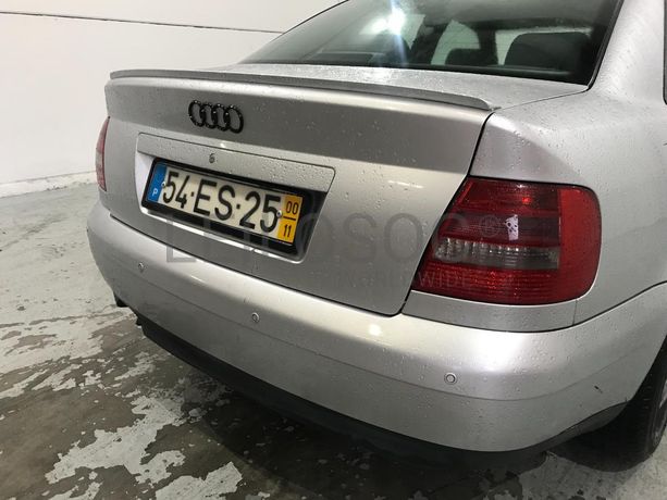 Audi A4 1.9 TDI · Ano 2000