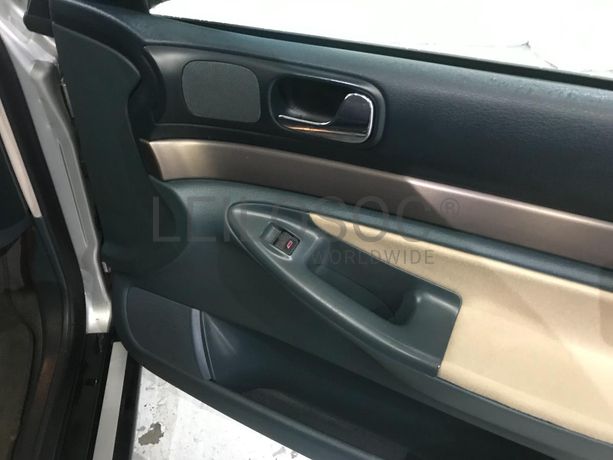 Audi A4 1.9 TDI · Ano 2000