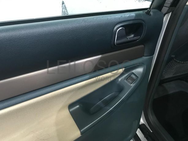 Audi A4 1.9 TDI · Ano 2000