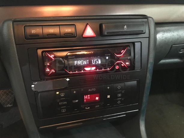 Audi A4 1.9 TDI · Ano 2000