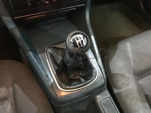 Audi A4 1.9 TDI · Ano 2000