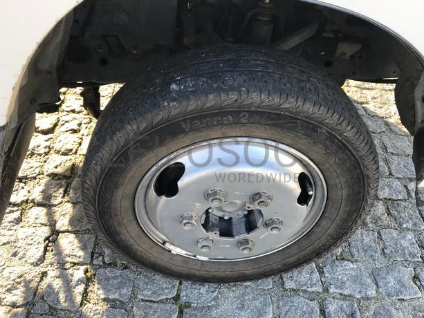 Toyota Dyna 2.5 D4D · Ano 2005