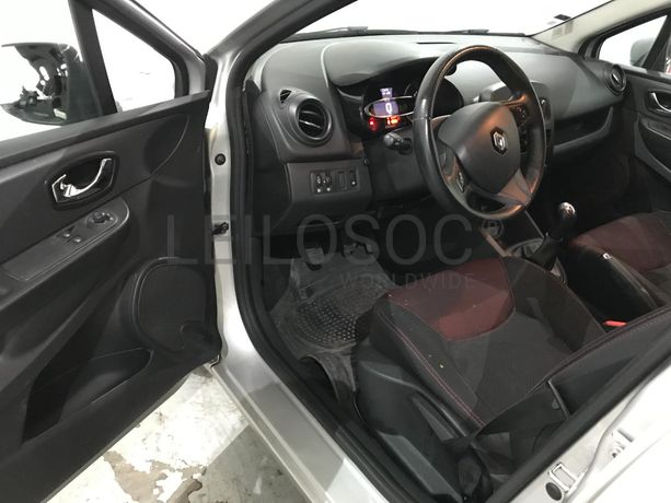 Renault Clio 1.5 DCI · Ano 2014
