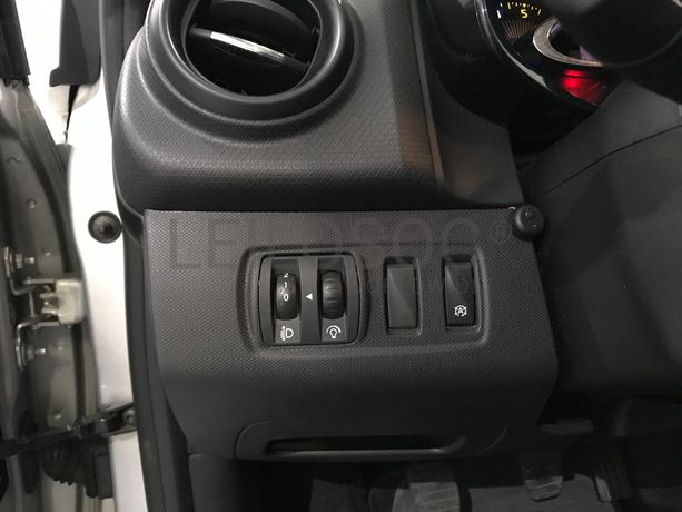 Renault Clio 1.5 DCI · Ano 2014