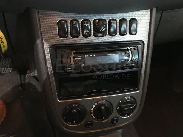 Mercedes-Benz A140 1.4 · Ano 2002