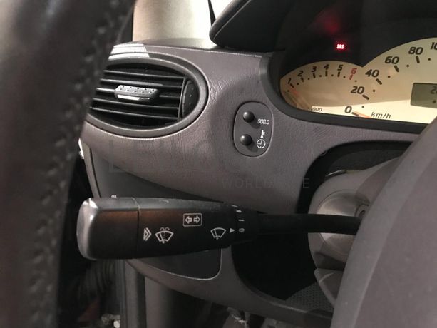 Mercedes-Benz A140 1.4 · Ano 2002