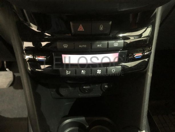 Peugeot 2008 1.6HDI · Ano 2014