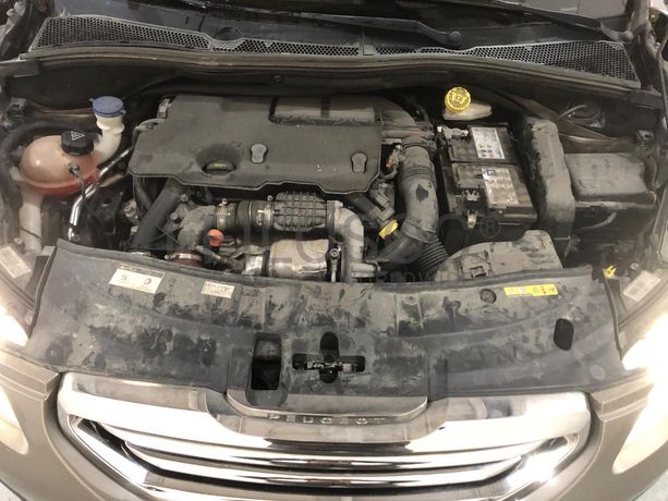 Peugeot 2008 1.6HDI · Ano 2014