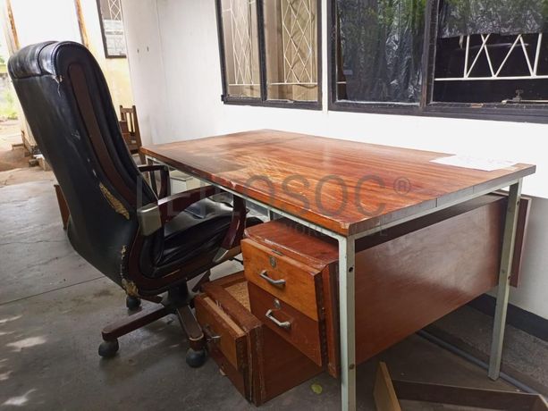 Mobiliário de escritório ·