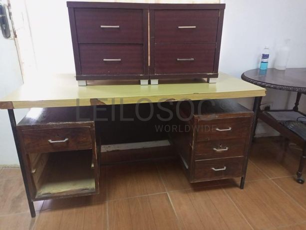 Mobiliário de escritório ·