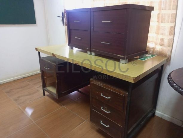 Mobiliário de escritório ·