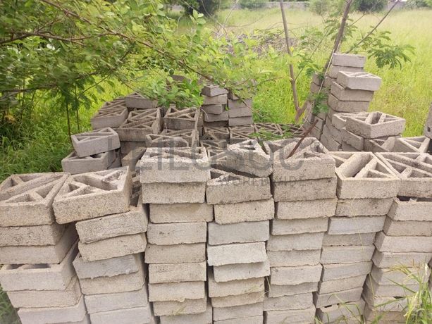 Grelhas de cimento. ·