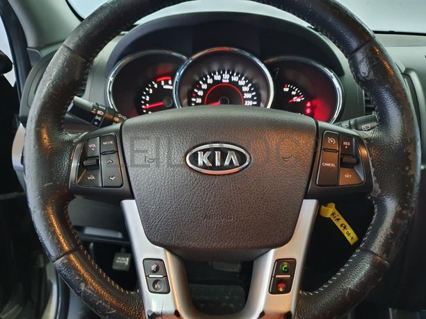 Kia Sorento 2.2 CRDI · Ano 2013